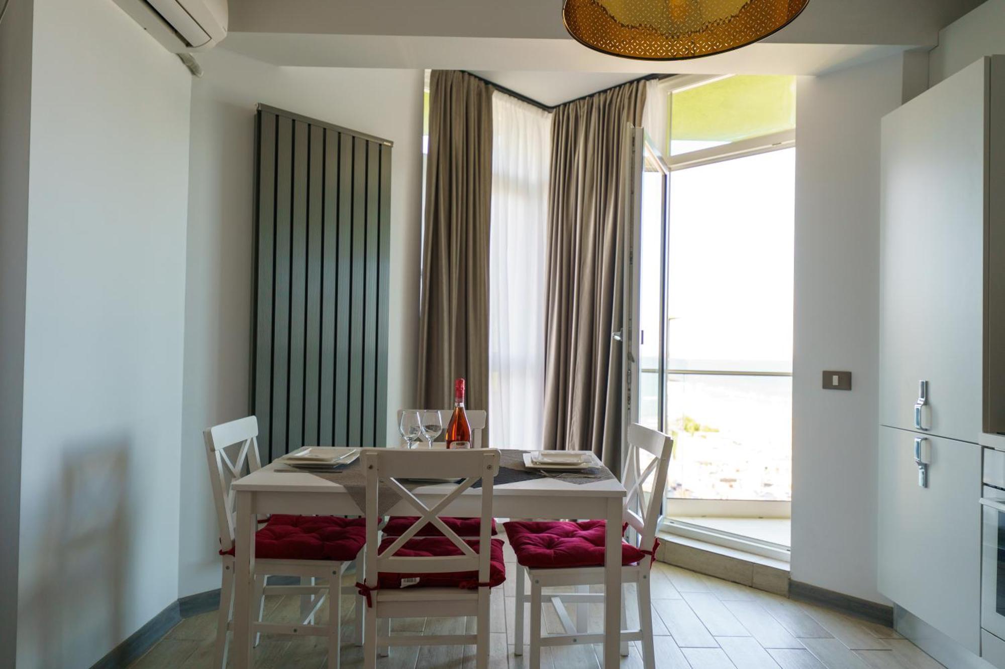 Promenada Apartments Beach Resort Mamaia Nord Navodari Bilik gambar